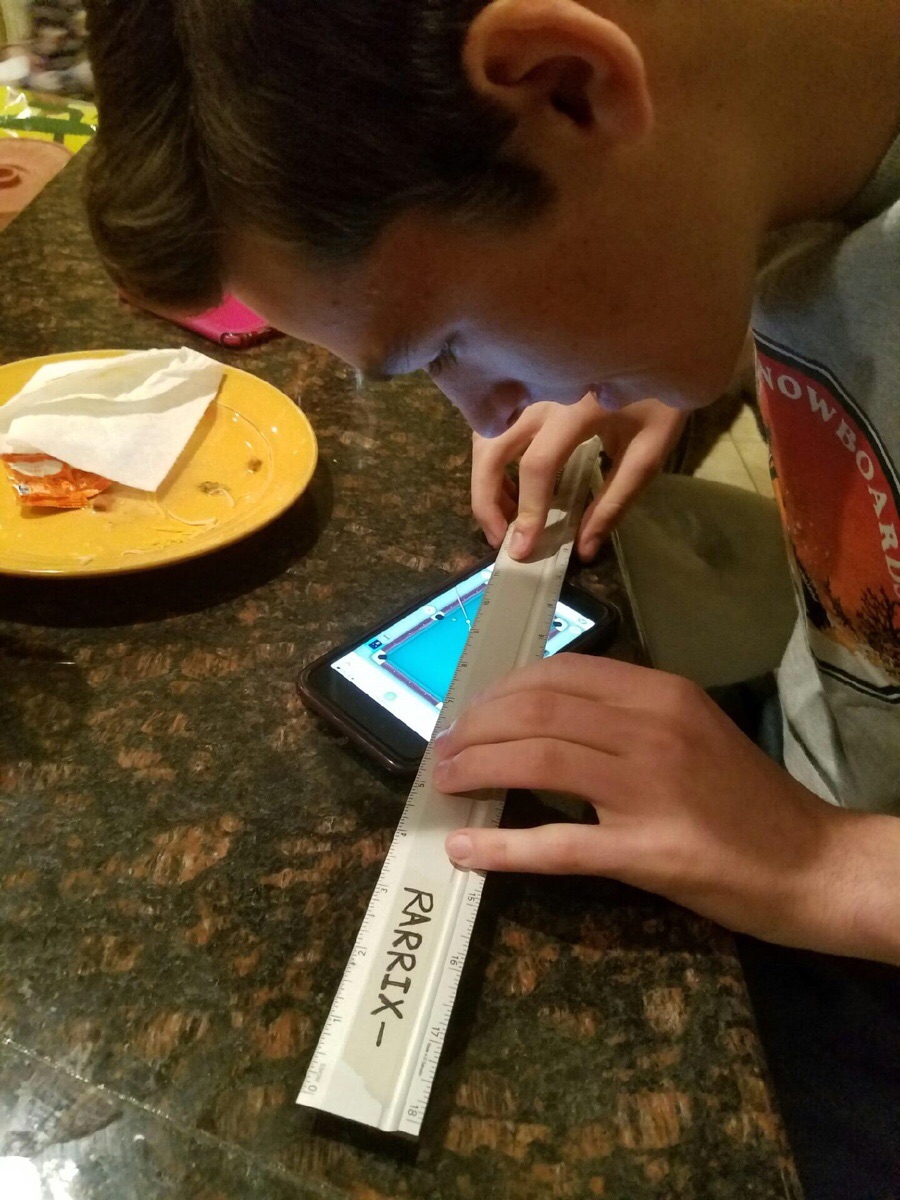 900x1200, 260 Kb / читер, линейка, бильярд