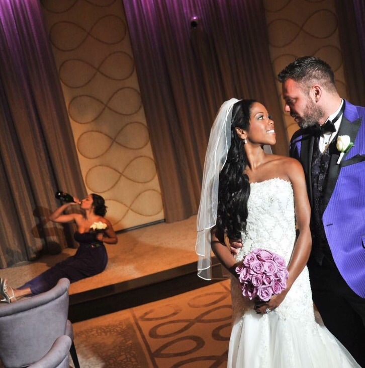 726x731, 124 Kb / свадьба, невеста, подруга, шампанское