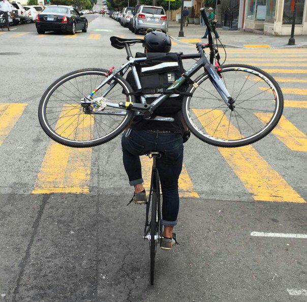 604x594, 90 Kb / запаска, велосипед, дорога, на спине