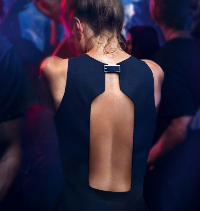 677x712, 54 Kb / вырез, платье, диско, знак, спина, бутылка