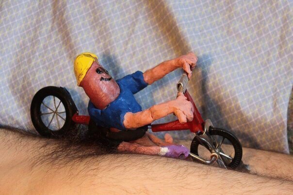 604x403, 56 Kb / велосипедист, волосы, член