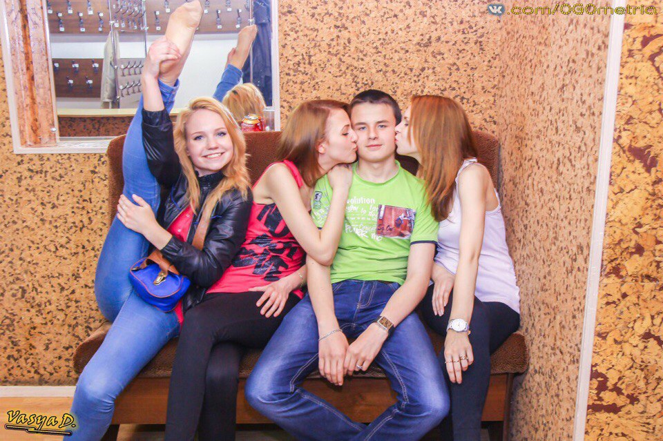 960x639, 197 Kb / шпагат, малолетки, дон жуан, поцелуй, зеркало, пробка