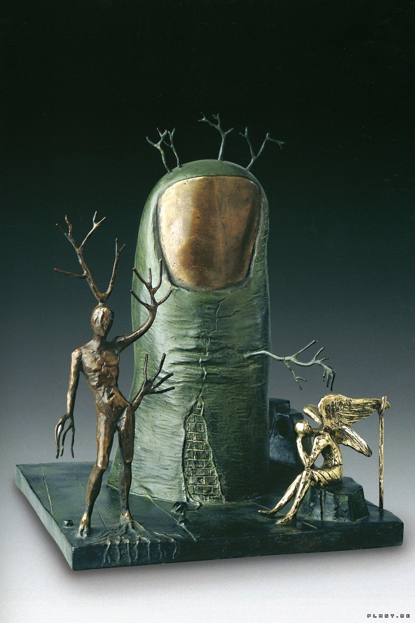 853x1280, 181 Kb / статуэтка, палец, мужчина, ангел, корни, ветки