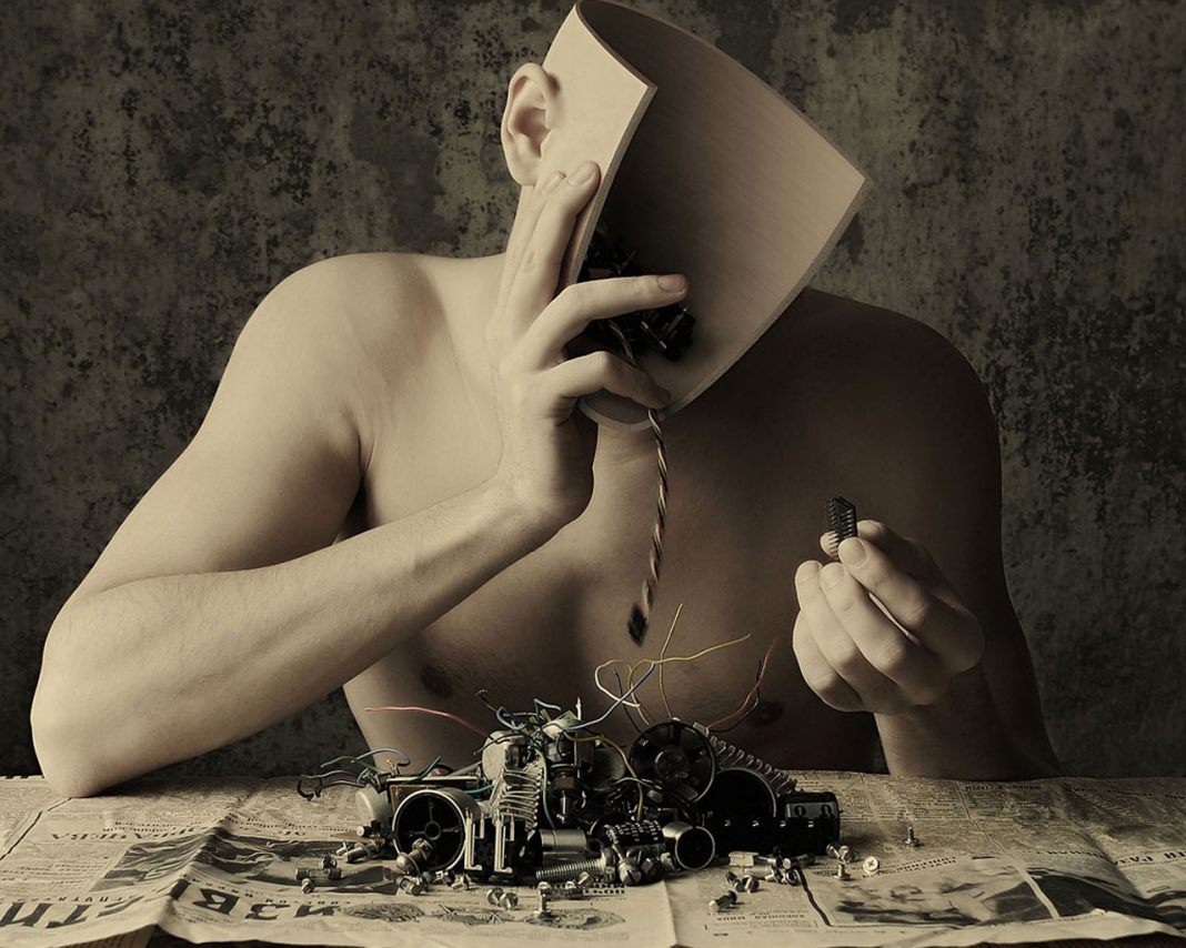 1068x854, 141 Kb / мужчина, газета, стена, детали, собирает