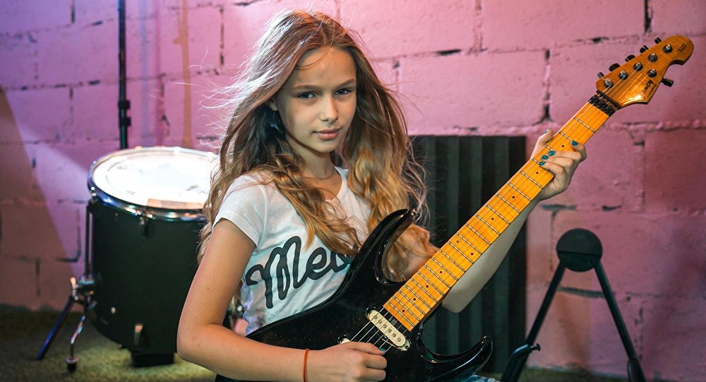 1000x541, 106 Kb / подросток, барабан, гитара, Ева