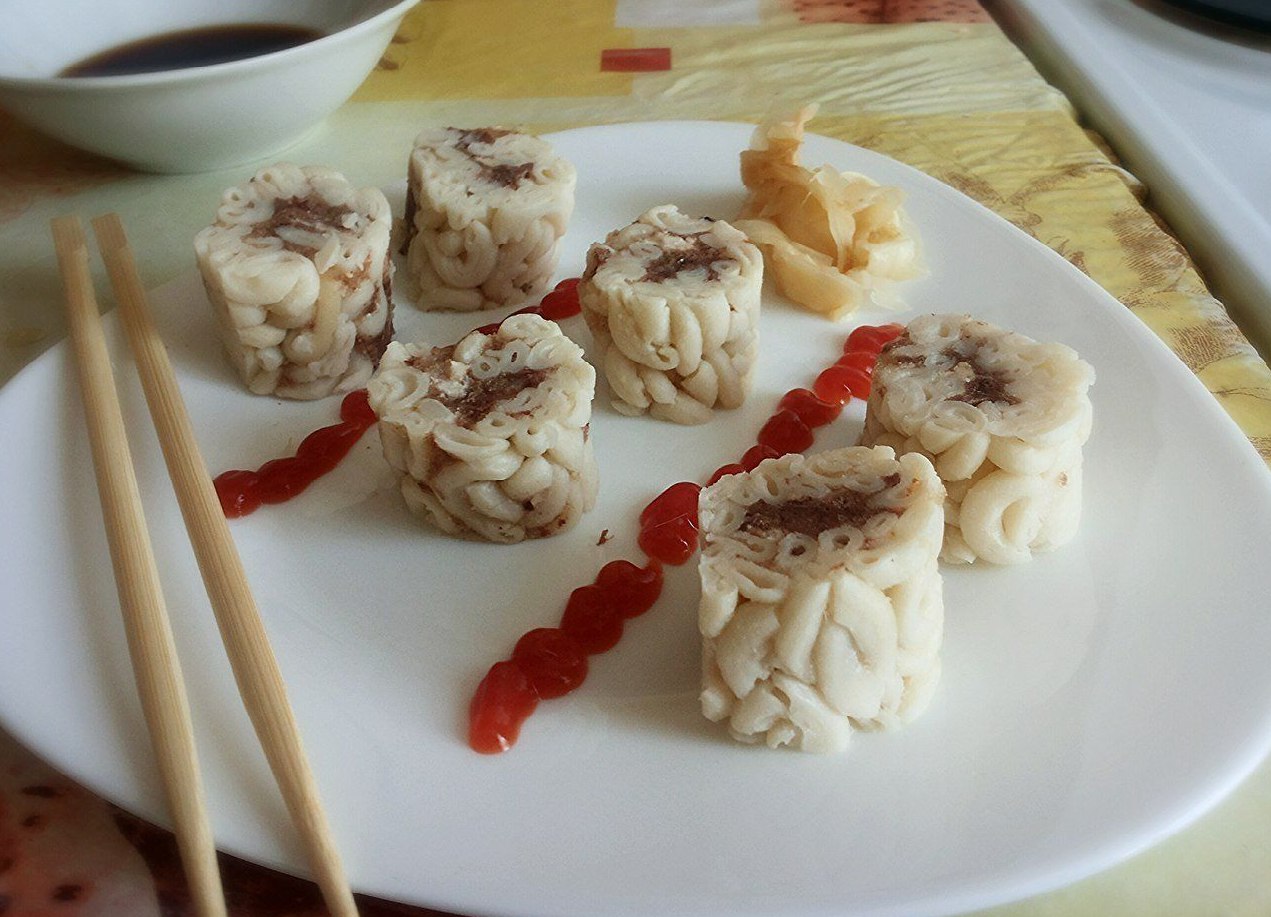 1271x917, 187 Kb / макароны, суши, роллы, кетчуп