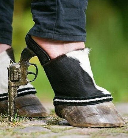 430x463, 71 Kb / туфля, каблук, копыто, револьвер