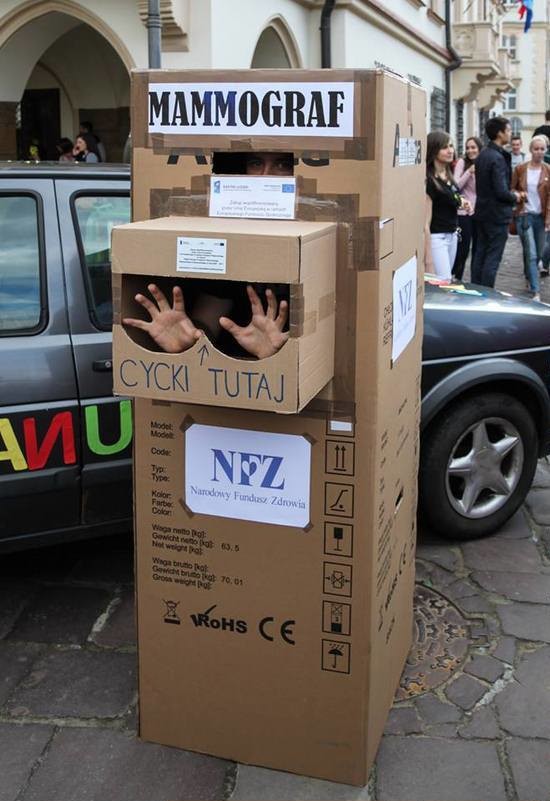 550x801, 76 Kb / free, маммограф, коробка, руки, ладони