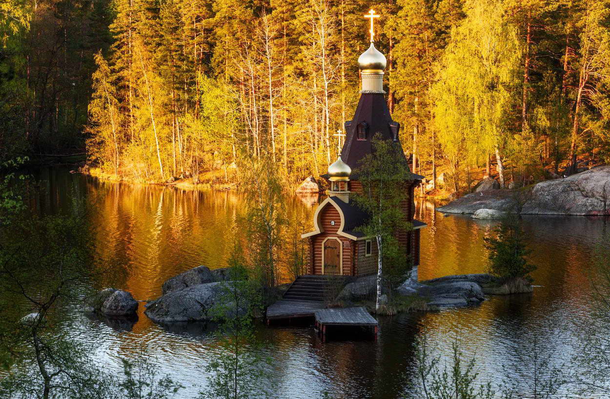 1250x818, 264 Kb / церковь, вода, осень, лес