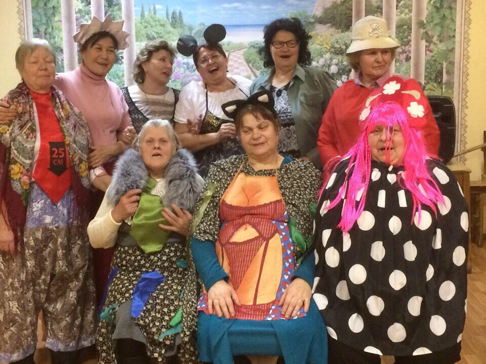 960x720, 200 Kb / бабки, ушки, передник, косплей