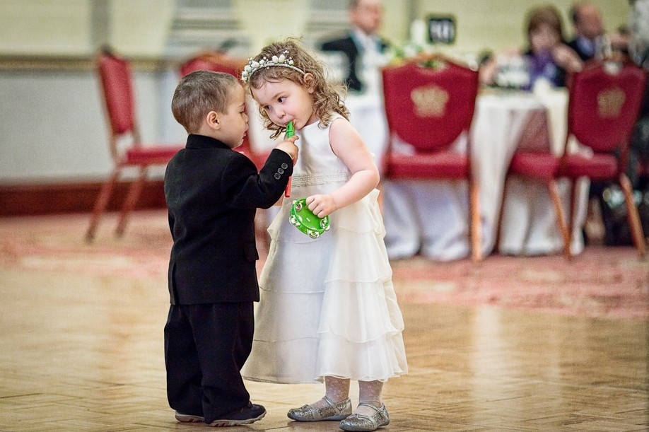 918x611, 143 Kb / бубен, флейта, дети