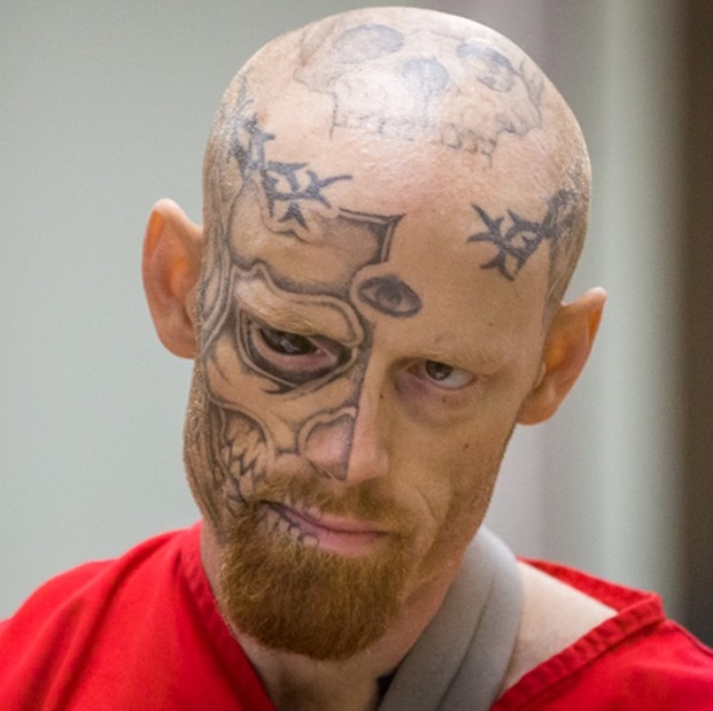 642x640, 76 Kb / татуировка, лысый, череп, заключенный