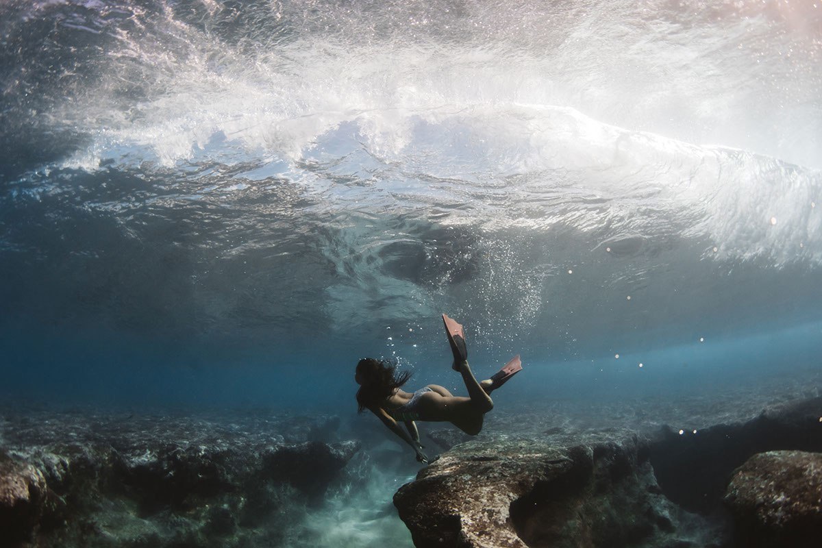 1200x800, 172 Kb / под водой, плавает, ласты