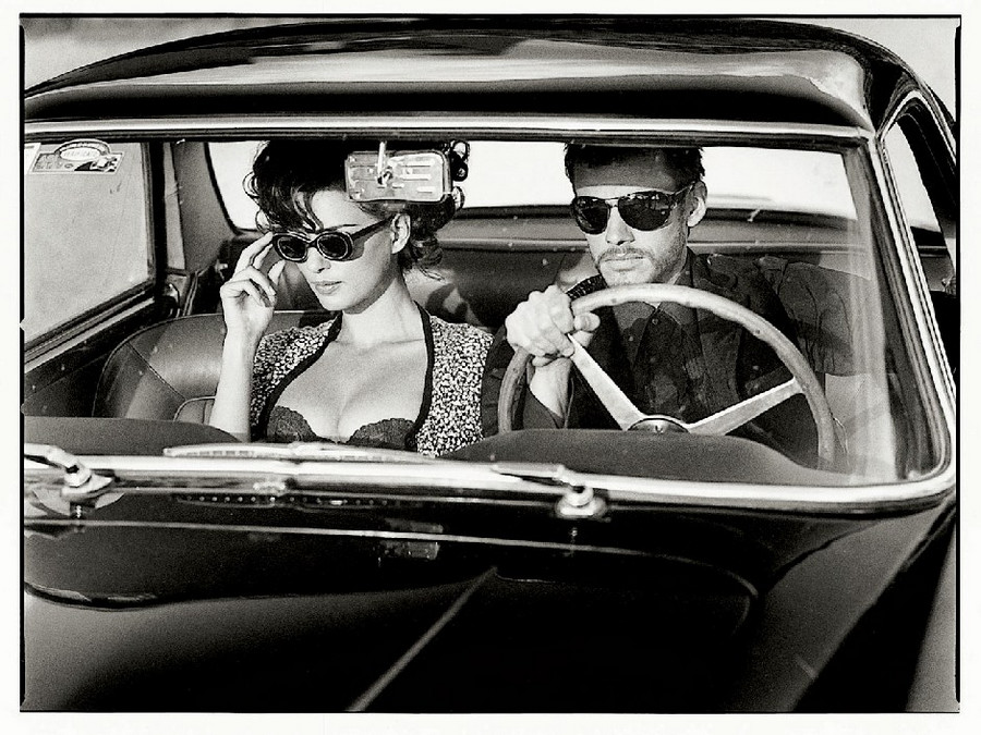 900x675, 194 Kb / мужчина, женщина, авто, очки, руль