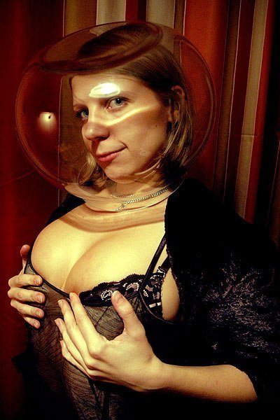 400x600, 53 Kb / сиськи, загадка, ваза, пиздец