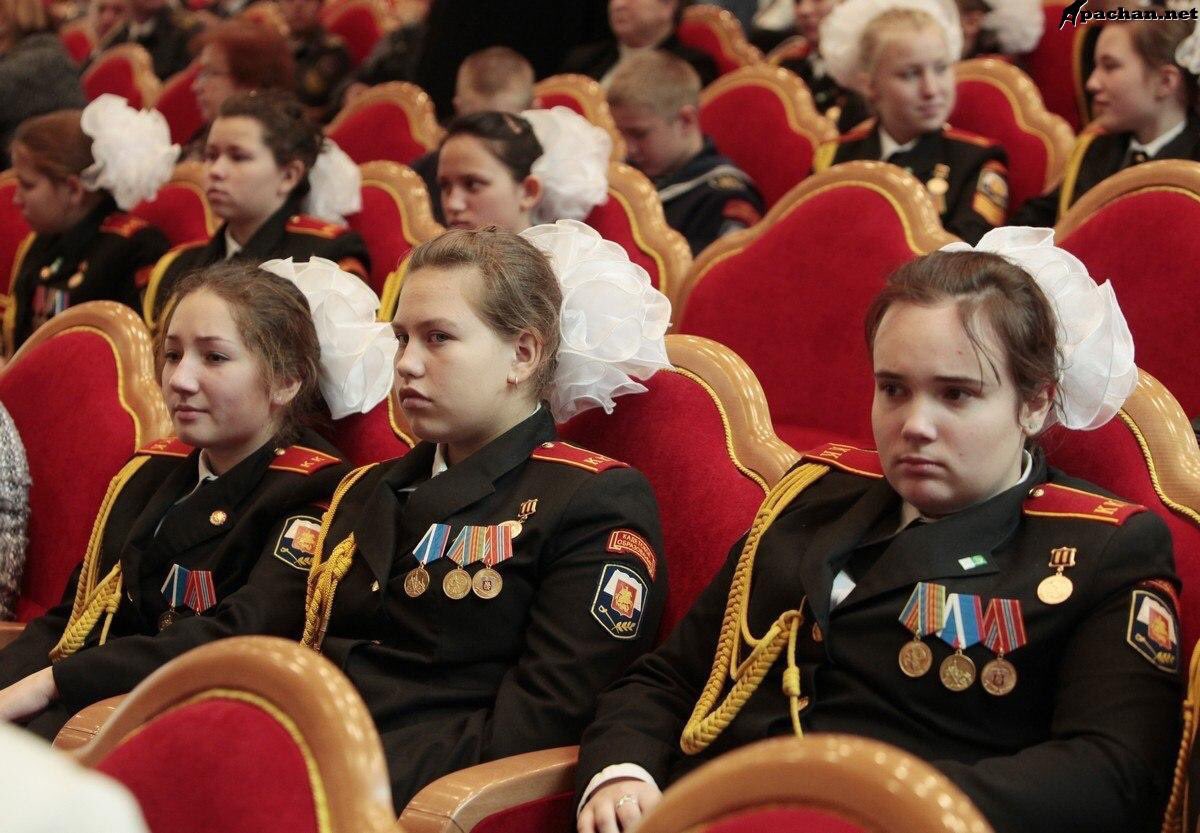 1200x833, 165 Kb / лоли, медали