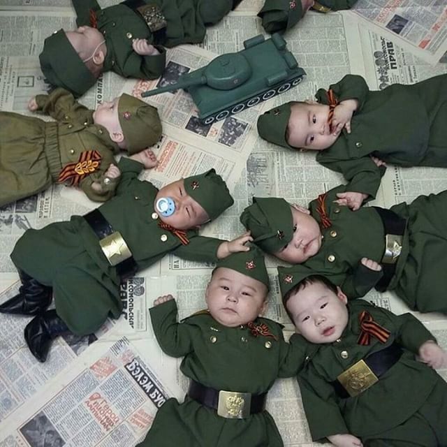 640x640, 72 Kb / буряты, дети, танк, ленточки, победа, угар