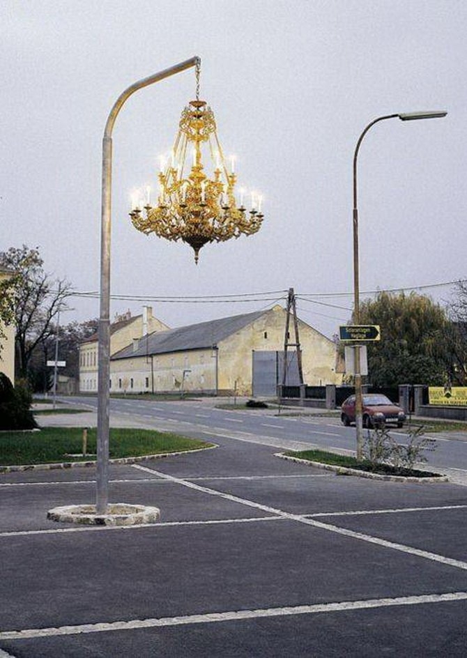 670x944, 295 Kb / люстра, столб, авто