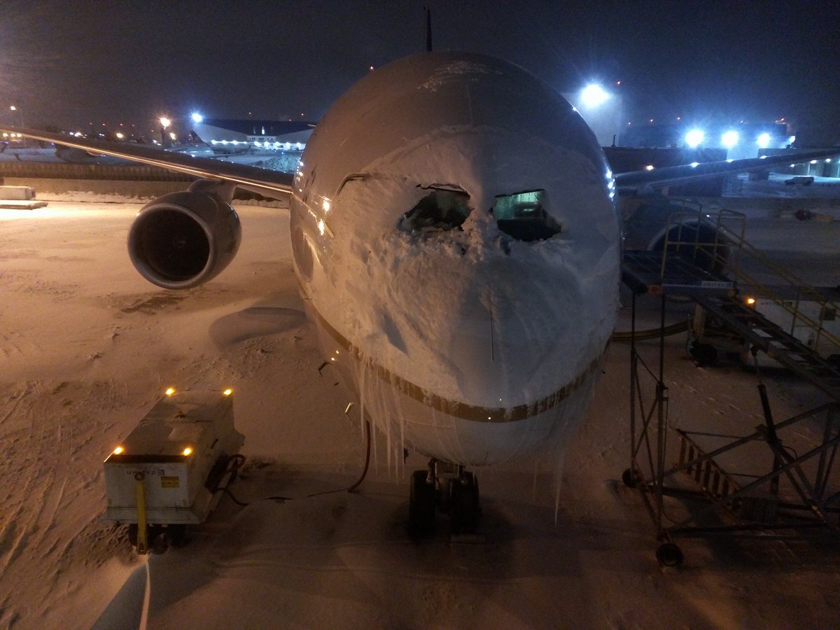 1200x900, 147 Kb / самолет, глаза, лед