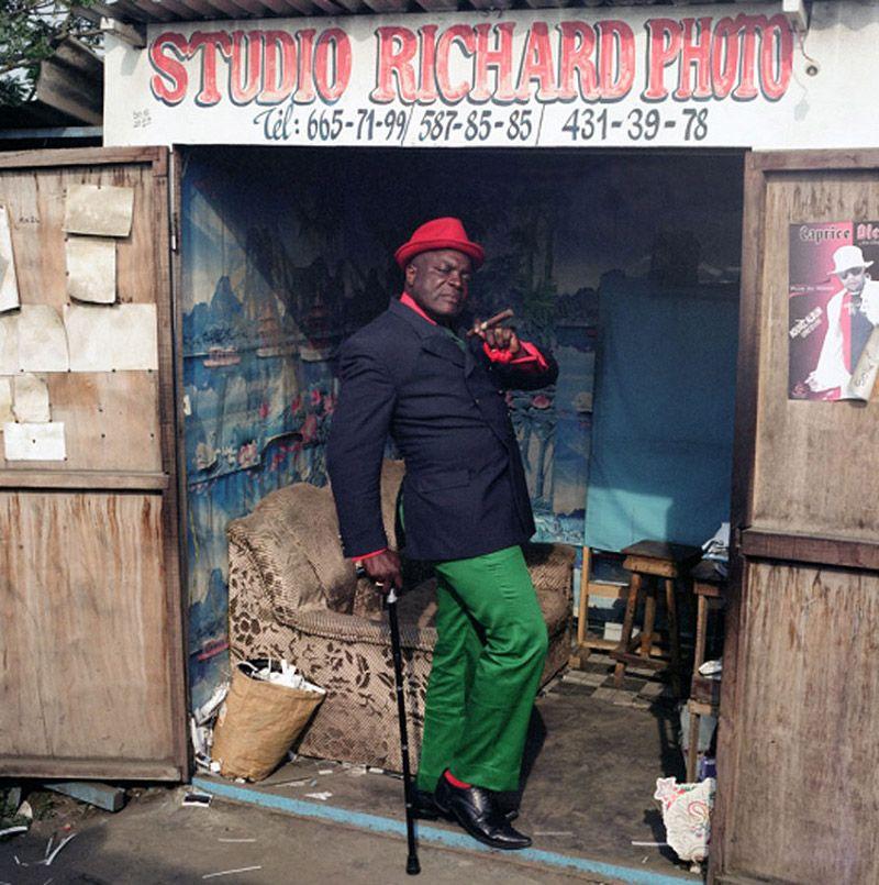 800x805, 134 Kb / студия, сигара, трость, негр