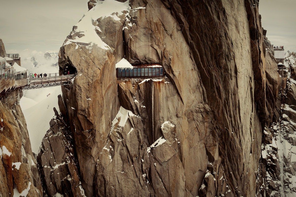 1200x800, 281 Kb / скала, мост, стеклянный, коридор, балкон, туристы, снег