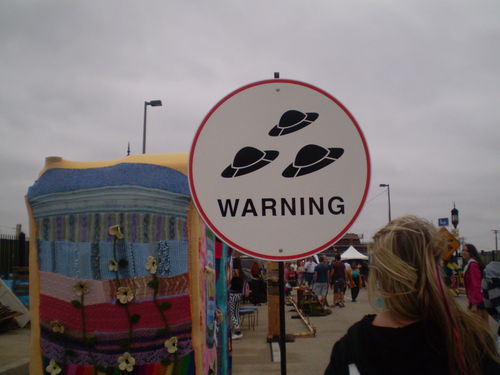 500x375, 26 Kb / нло, знак