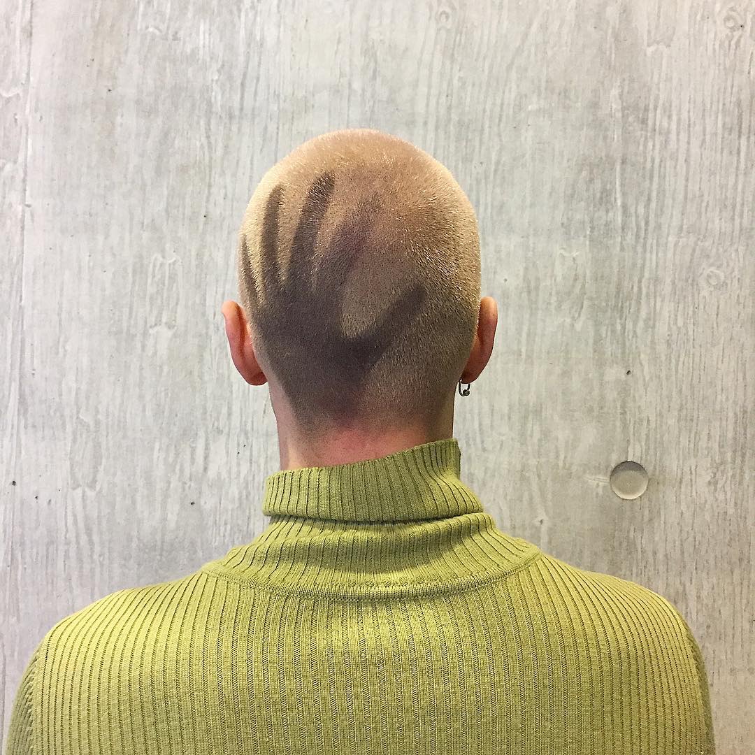 1080x1080, 347 Kb / рука, прическа