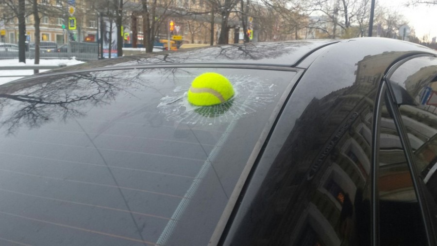 900x506, 93 Kb / мячик, теннисный, стекло