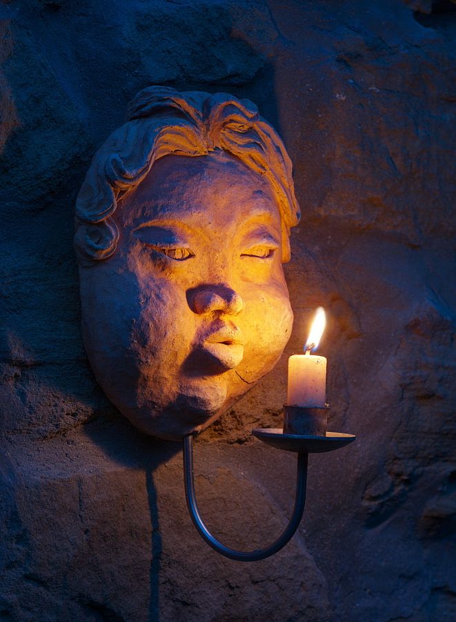 661x900, 93 Kb / светильник, свеча, лицо, дует, телекомпания вид