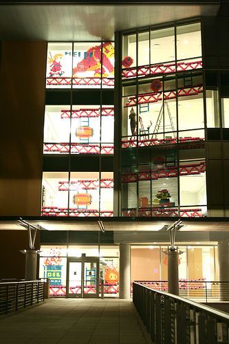 333x500, 131 Kb / марио, окна, витражи