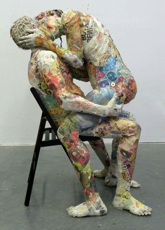 564x783, 85 Kb / скульптуры, газеты, мужчина, женщина