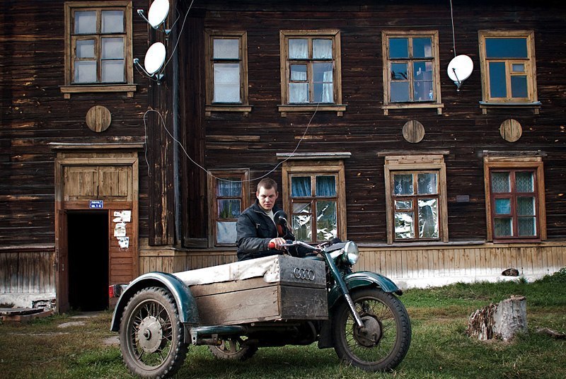 800x536, 143 Kb / ауди, мотоцикл, коляска, антенна, барак