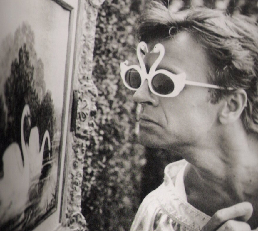 878x787, 128 Kb / барышников, принц, лебеди, очки, картина, ч/б