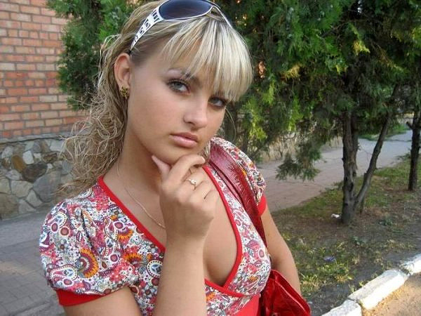 600x450, 94 Kb / девушка, очки