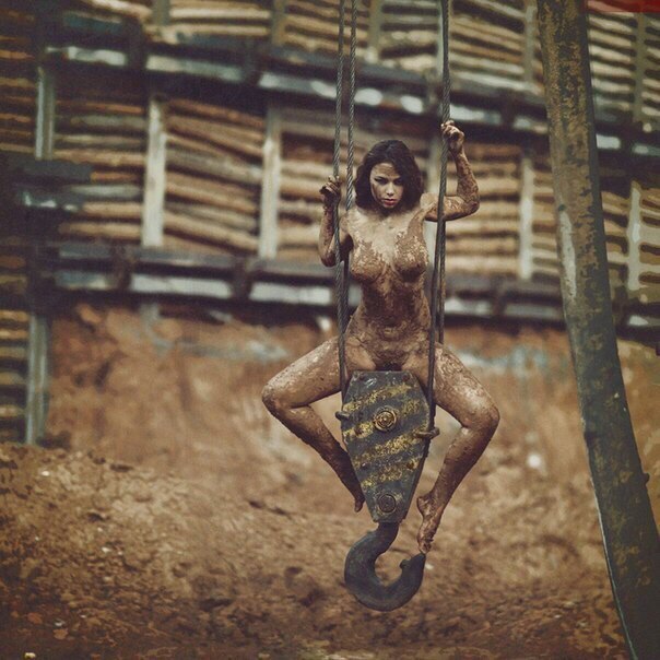 604x604, 83 Kb / кран, трос, грязь