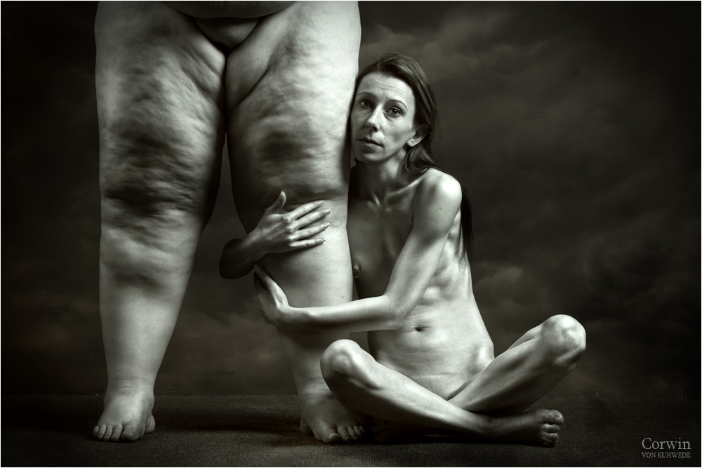 1000x667, 128 Kb / толстая, худая, ч/б