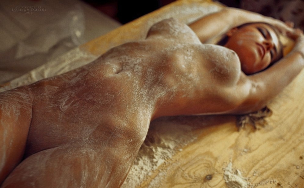 996x615, 134 Kb / девка, мука