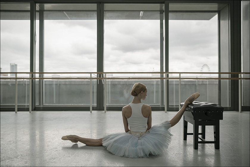 840x561, 396 Kb / окна, станок, балерина, пуанты, шпагат