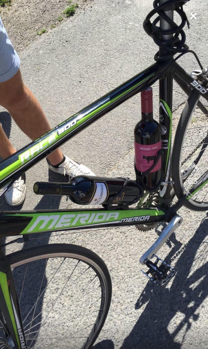 700x1177, 201 Kb / вино, велосипед