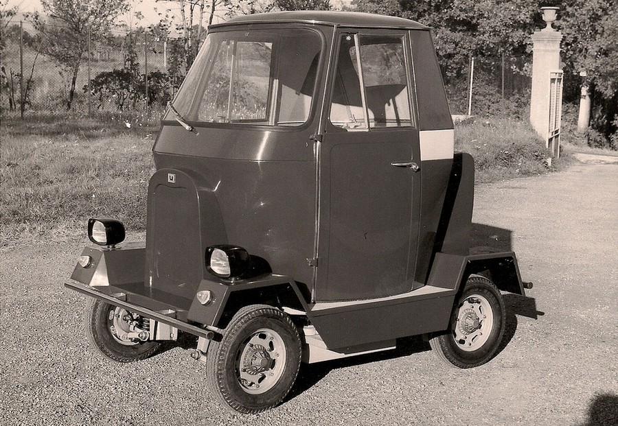 900x621, 241 Kb / Urbanina, автомобиль, скутер