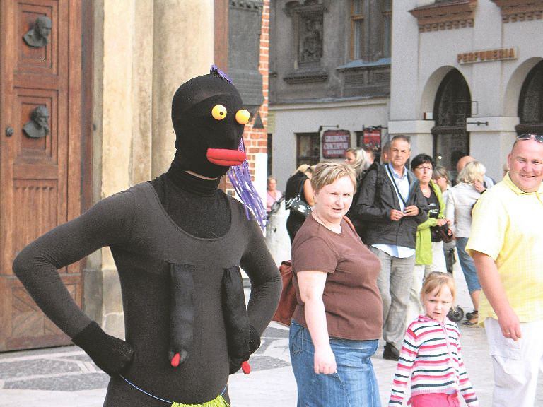 768x576, 222 Kb / костюм, люди