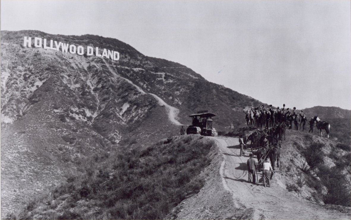 1181x742, 184 Kb / Hollywoodland, Hollywood, трактор, холм, лошади, история, 1920