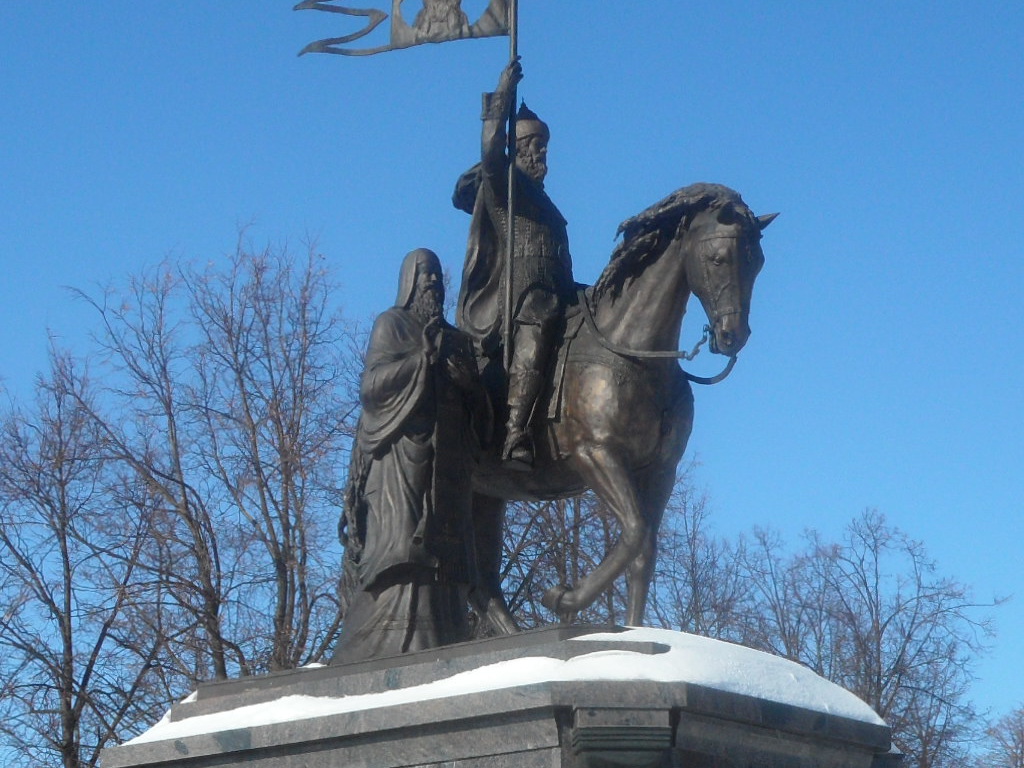 1024x768, 294 Kb / памятник