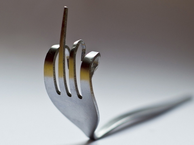 640x480, 57 Kb / вилка, фак