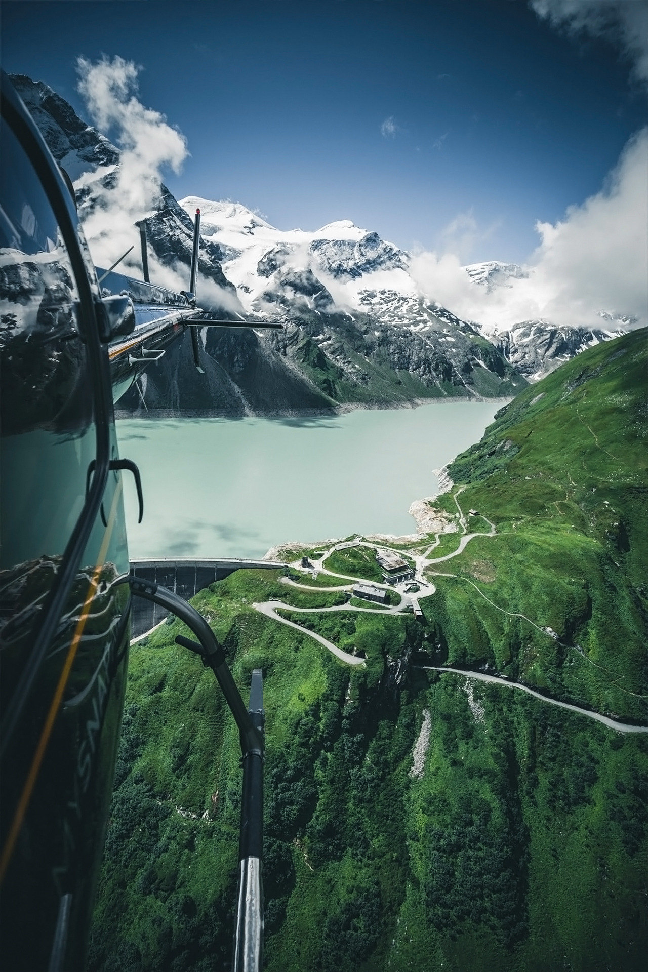 1280x1920, 630 Kb / вертолет, серпантин, горы, дамба, плотина