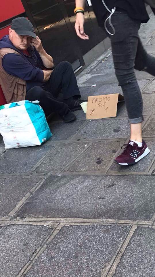 539x960, 88 Kb / улица, попрошайка, акция