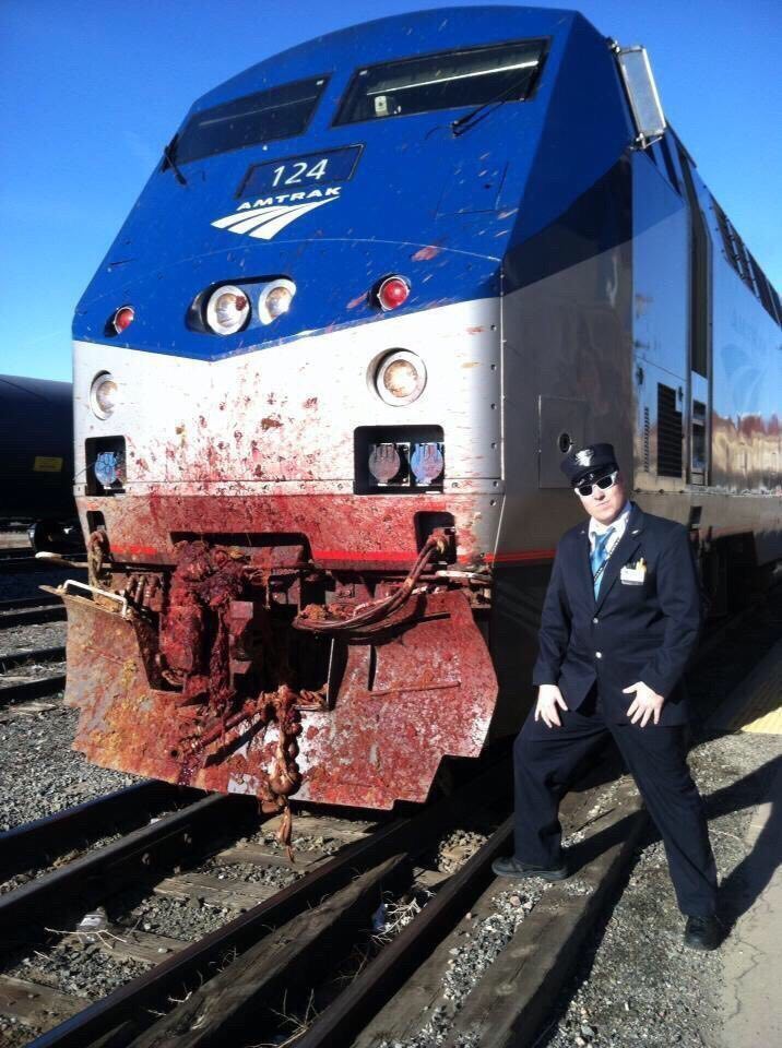 716x960, 120 Kb / поезд, кровь