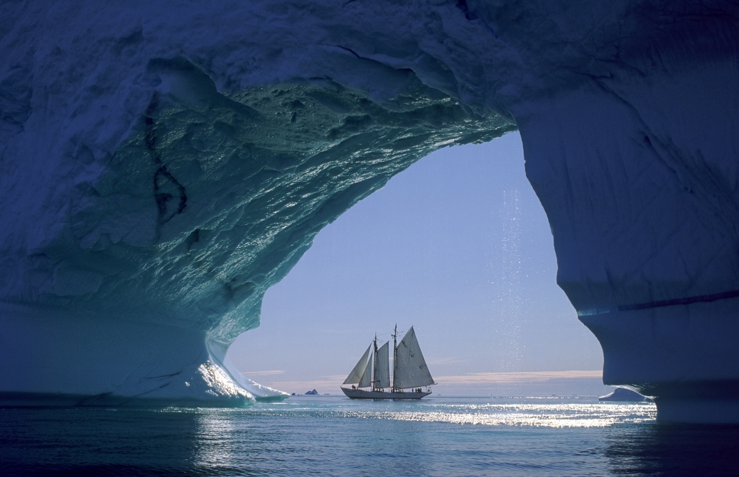 1040x672, 461 Kb / парусник, лёд, пещера