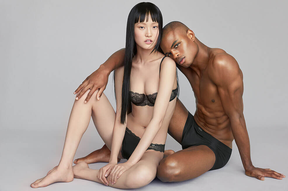 986x652, 47 Kb / негр, азиатка