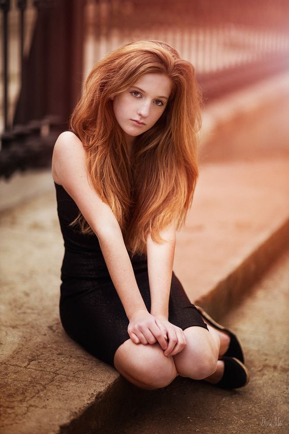 564x846, 62 Kb / рыжая, черное платье